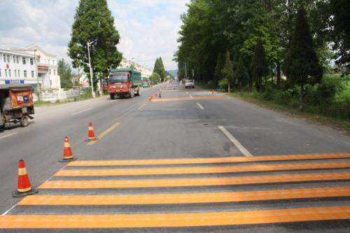 西鄉(xiāng)專做工業(yè)園路面劃線施工工程隊(duì)