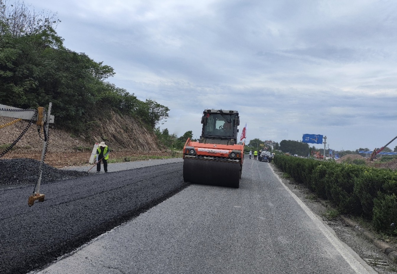 秦皇島路橋承赤高速公路2019年主體養護工程(路面工程)施工lm-2標段," href="https://www.veer.com/photo/121101960?utm_source=baidu&utm_medium=imagesearch&chid=902