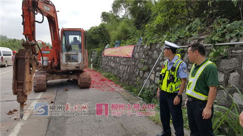 桂柳高速公路路面開始翻修 出行注意安全